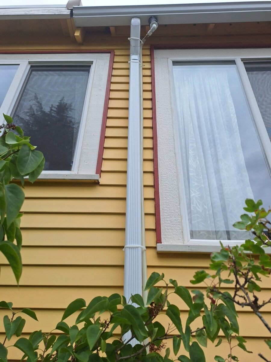 Cross-section illustrating gravity flow